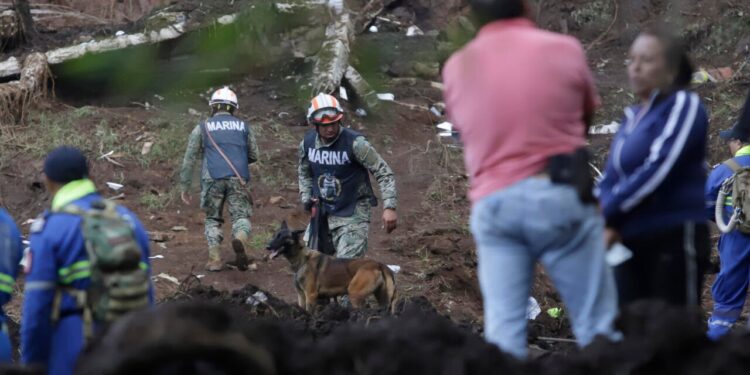 Suman 72 muertos y 48 desaparecidos por las lluvias en cinco estados