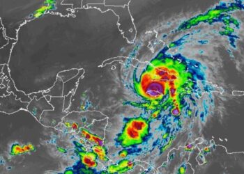 Huracán Melissa retoma fuerza tras dejar 30 muertos: Trayectoria y zonas en alerta