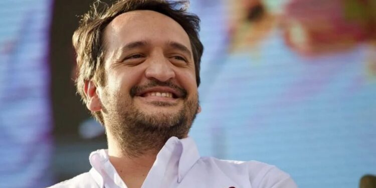 Andy ahora compra arte: 30 mil dólares en una obra de Yayoi Kusama adquirida en Japón