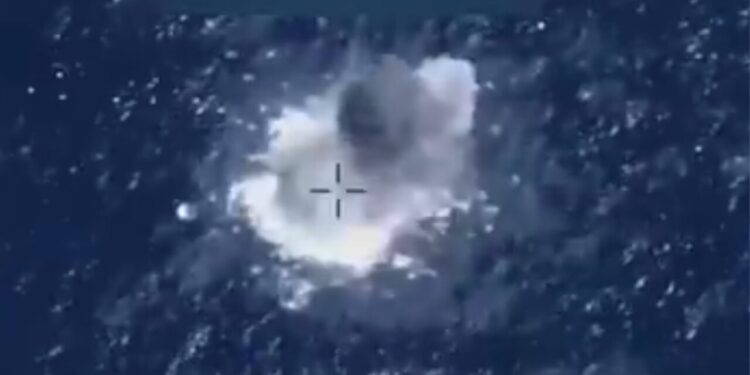 Tropas de EE.UU. matan a 14 personas tras atacar cuatro supuestas narcolanchas en el Pacífico; México coordina rescate de sobreviviente