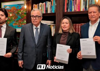 Rocha Moya realiza ajustes en su gabinete estatal