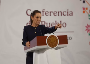 “No somos iguales”; Sheinbaum rechaza que esté promoviendo el voto en estados afectados por lluvias