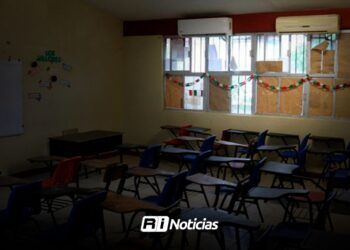 Escuelas de Mazatlán, abandonadas y a oscuras pese a promesas de solución inmediata