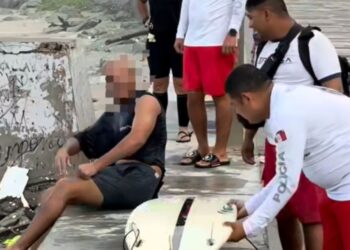 Salvavidas brindan tres atenciones derivadas del oleaje que persiste en playas de Mazatlán