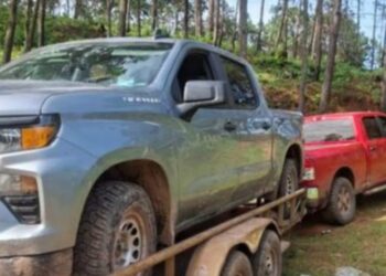 Asegura Ejército Mexicano dos camionetas, un arma y municiones en Concordia Sinaloa