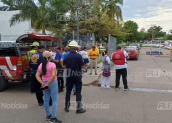 Evacuan a usuarios y trabajadores del ISSSTE por derrame de químico