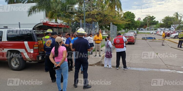 Evacuan a usuarios y trabajadores del ISSSTE por derrame de químico