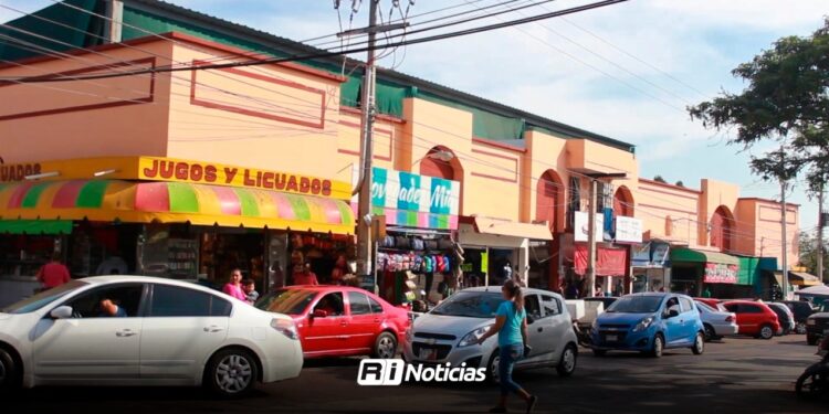 Buscan implementar servicio de valet parking en el Mercado Miguel Hidalgo para reducir congestionamiento vial