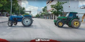 Productores de trigo toman la Av. Obregón de Culiacán ante falta de pagos