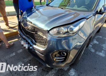 Carambola vehicular entre cinco vehiculos deja a motociclista lesionado