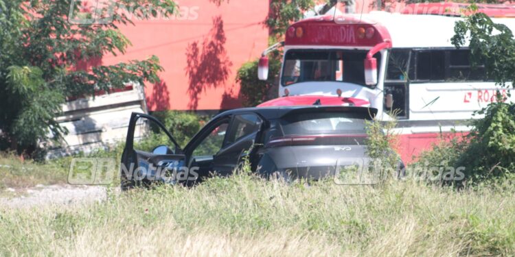 Ejecutan a balazos a hombre frente al Fraccionamiento Los Olivos en Mazatlán