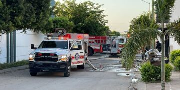 Incendian residencia en el fraccionamiento Portoalegre, en Culiacán