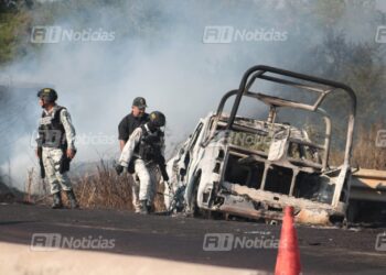 Choque múltiple en la Maxipista Culiacán-Mazatlán deja tres agentes de GN lesionados y cuantiosos daños materiales