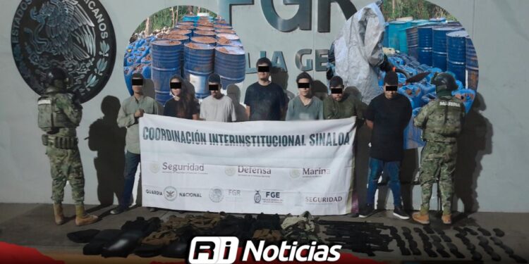 Detienen a 18 personas, aseguran armas y sustancias químicas en operativos federales en Sinaloa