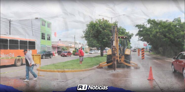 Cambian circulación vial por reparación de socavón en Mazatlán