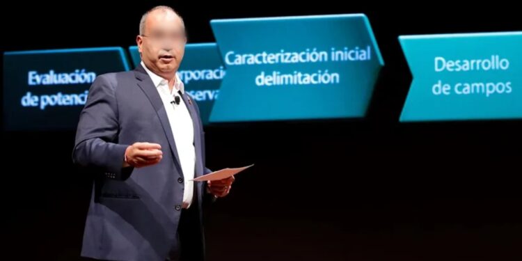 Sheinbaum aclara que Carlos Treviño, exdirector de Pemex, sigue detenido en EE.UU.