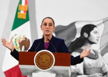 Sheinbaum a farmacéuticas: “Si no podían cumplir porque había adeudos, no hubieran participado”