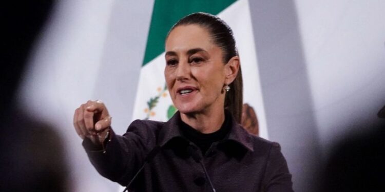 Claudia Sheinbaum responde a la preocupación sobre el cierre de “tienditas” por impuesto al refresco