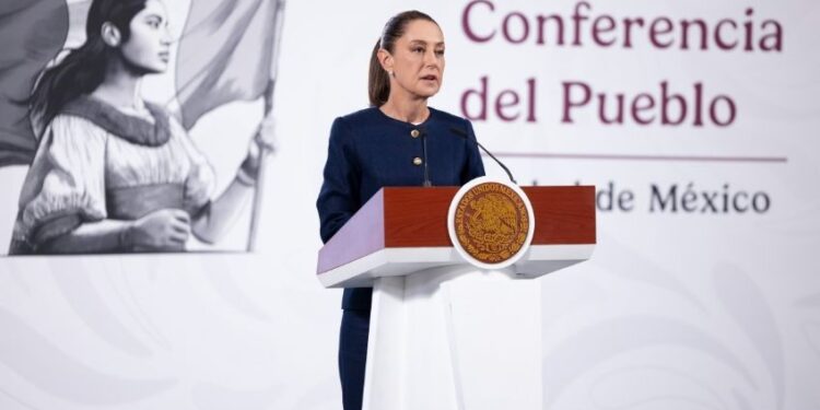 Claudia Sheinbaum anuncia inversión inicial de 10 mil mdp en apoyos directos a damnificados por las lluvias