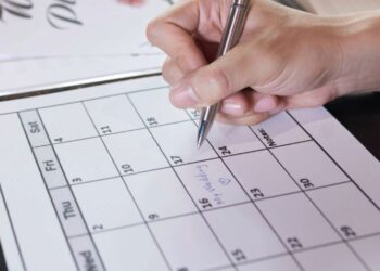 ¿Cuántos días feriados oficiales habrá en noviembre y para qué trabajadores aplican? Esto dice la LFT