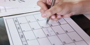 ¿Cuántos días feriados oficiales habrá en noviembre y para qué trabajadores aplican? Esto dice la LFT