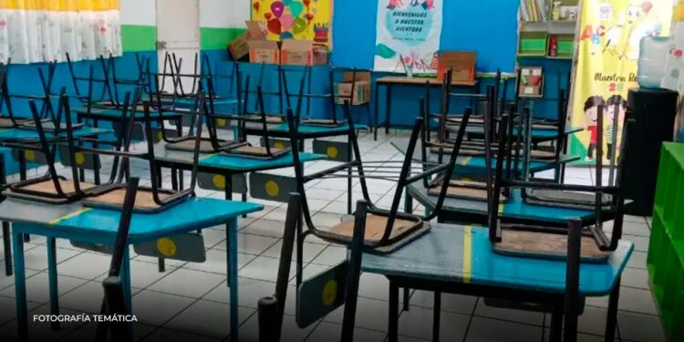 Trae reporte de persecución, desalojan escuela primaria en Escamillas