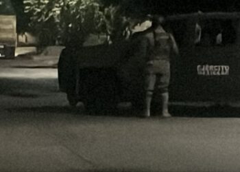 Chofer de camión es atacado a balazos al llegar a su casa en Culiacán