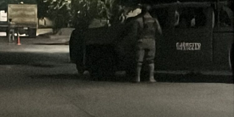 Chofer de camión es atacado a balazos al llegar a su casa en Culiacán