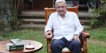 Reaparece López Obrador: “Mi ideal se convirtió en realidad” presenta su libro Grandeza.