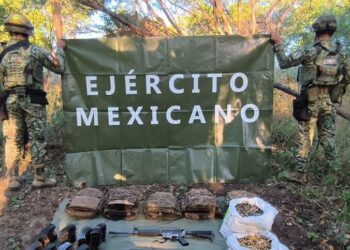 Ejército Mexicano asegura armamento y mas de 4 mil cartuchos en San Ignacio