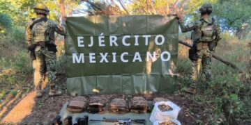 Ejército Mexicano asegura armamento y mas de 4 mil cartuchos en San Ignacio