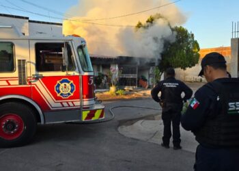 Incendian vivienda abandonada en el fraccionamiento Santa Fe en Culiacán