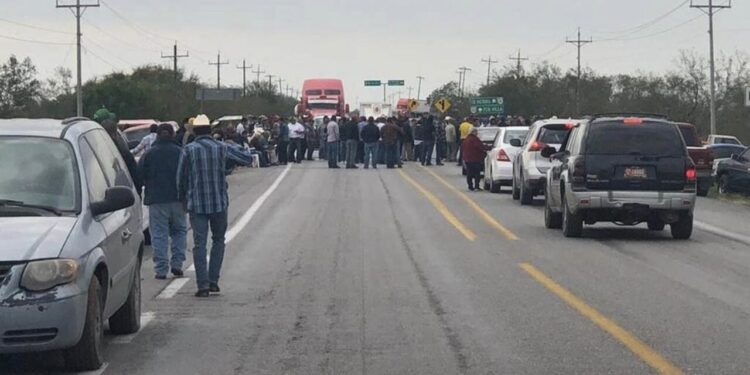 “No salgan”: Campesinos y transportistas confirman paro nacional el 24 de noviembre, ¿Qué carreteras bloquearán?
