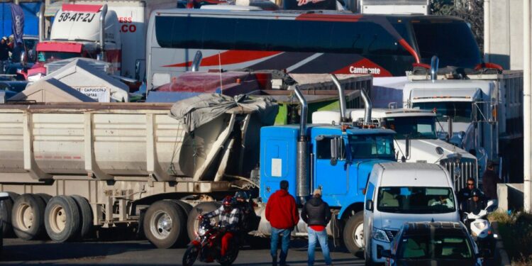 Segob revela saldo de 29 bloqueos carreteros de transportistas y agricultores; reitera llamado al diálogo