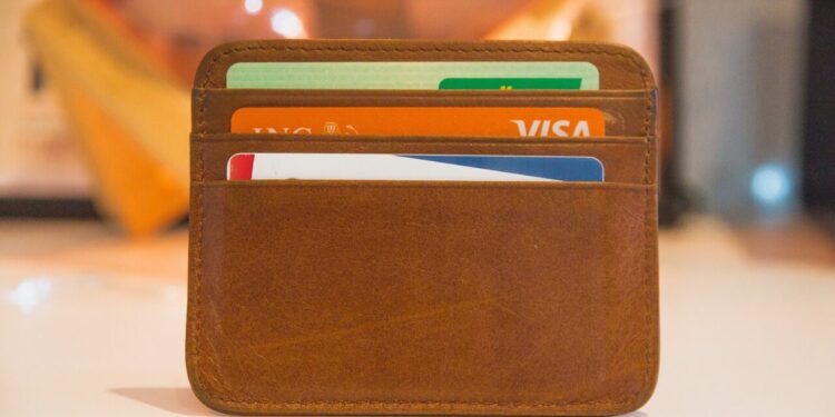 Diputados aprueban cambios en tarjetas de crédito y débito, ¿En qué consisten?