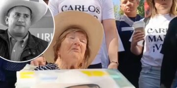 Abuela de Carlos Manzo acude a la marcha de la Generación Z en Michoacán y acusa a Morena de “Mandarlo a matar”