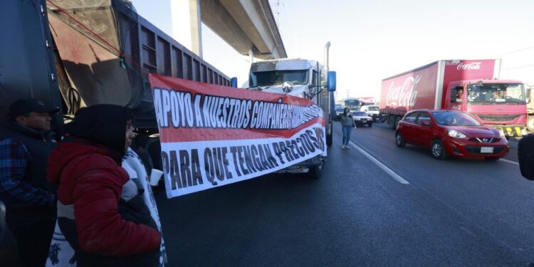 Sin acuerdos en la segunda reunión entre Gobierno, transportistas y productores; Bloqueos serán reforzados