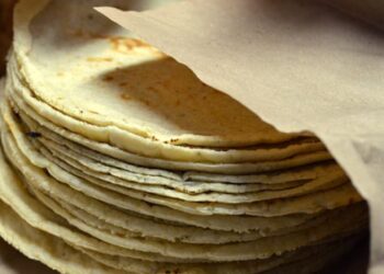 Kilo de tortilla supera los 30 pesos en varios estados, revela ANPEC; se espera que suba más en 2026