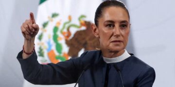 Sheinbaum rechaza que adelantar la consulta de revocación busque favorecer a Morena