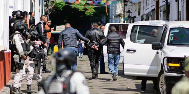 Acusan a escoltas de Manzo de participar en el homicidio