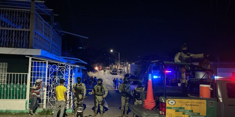 Mujer muere y hombre queda herido tras ataque armado en la López Mateos