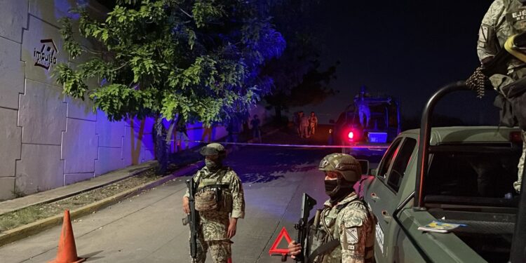 Matan a dos jóvenes en la colonia Los Mezcales