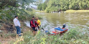 30 elementos buscan a menor que cayó a canal El Alto del Coyote en Culiacán