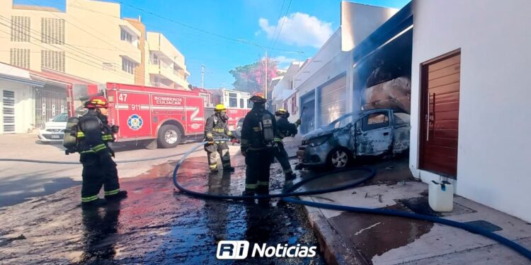 Incendian domicilio en Lomas de Guadalupe, Culiacán