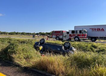 Volcadura de vehículo deja una persona sin vida y seis heridos en Villa Unión