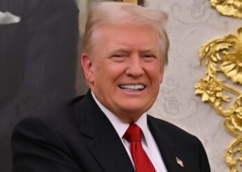 Trump asegura que los estadounidenses recibirán un bono de 2 mil dólares por los aranceles