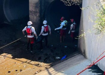 Escuadrón Acuático ubica cuerpo de pescador desaparecido en canal de la comunidad de El Bajío, en Mazatlán