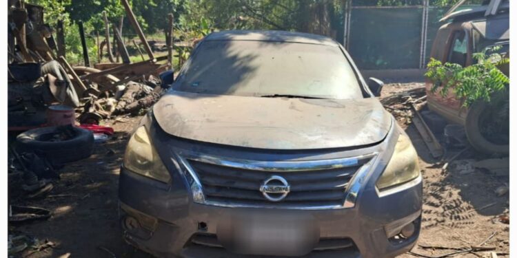 Grupo Interinstitucional localiza en distintos hechos 45 vehículos con reporte de robo y autopartes irregulares en los municipios de Eldorado y Culiacán