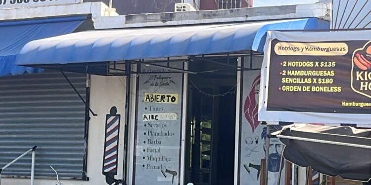 Ejecutan a hombre en una barbería en Colinas de la Riviera, en Culiacán