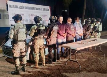 Tres detenidos, aseguramiento de armas y un auto robado durante operativo en Culiacán